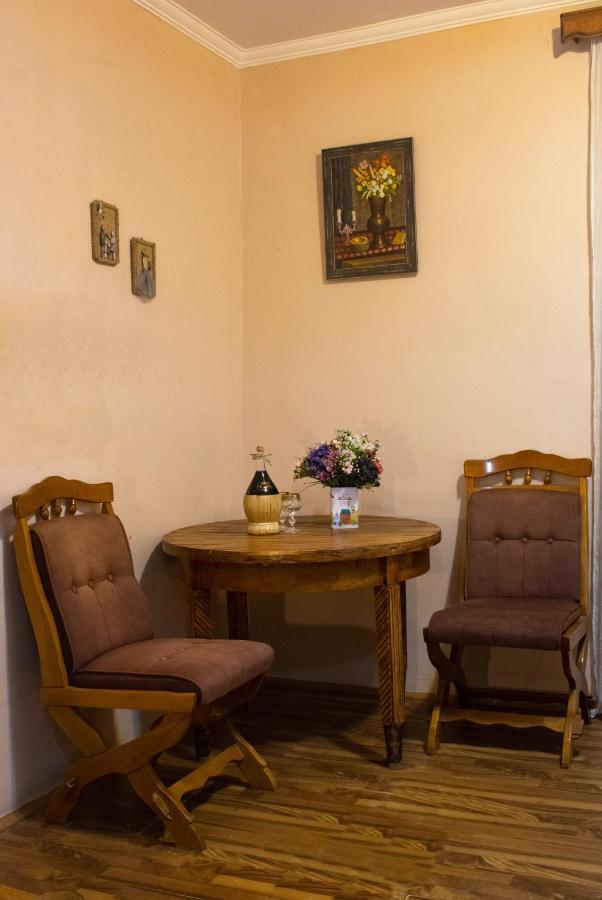 Nino'S Guest House Tbilisi Esterno foto