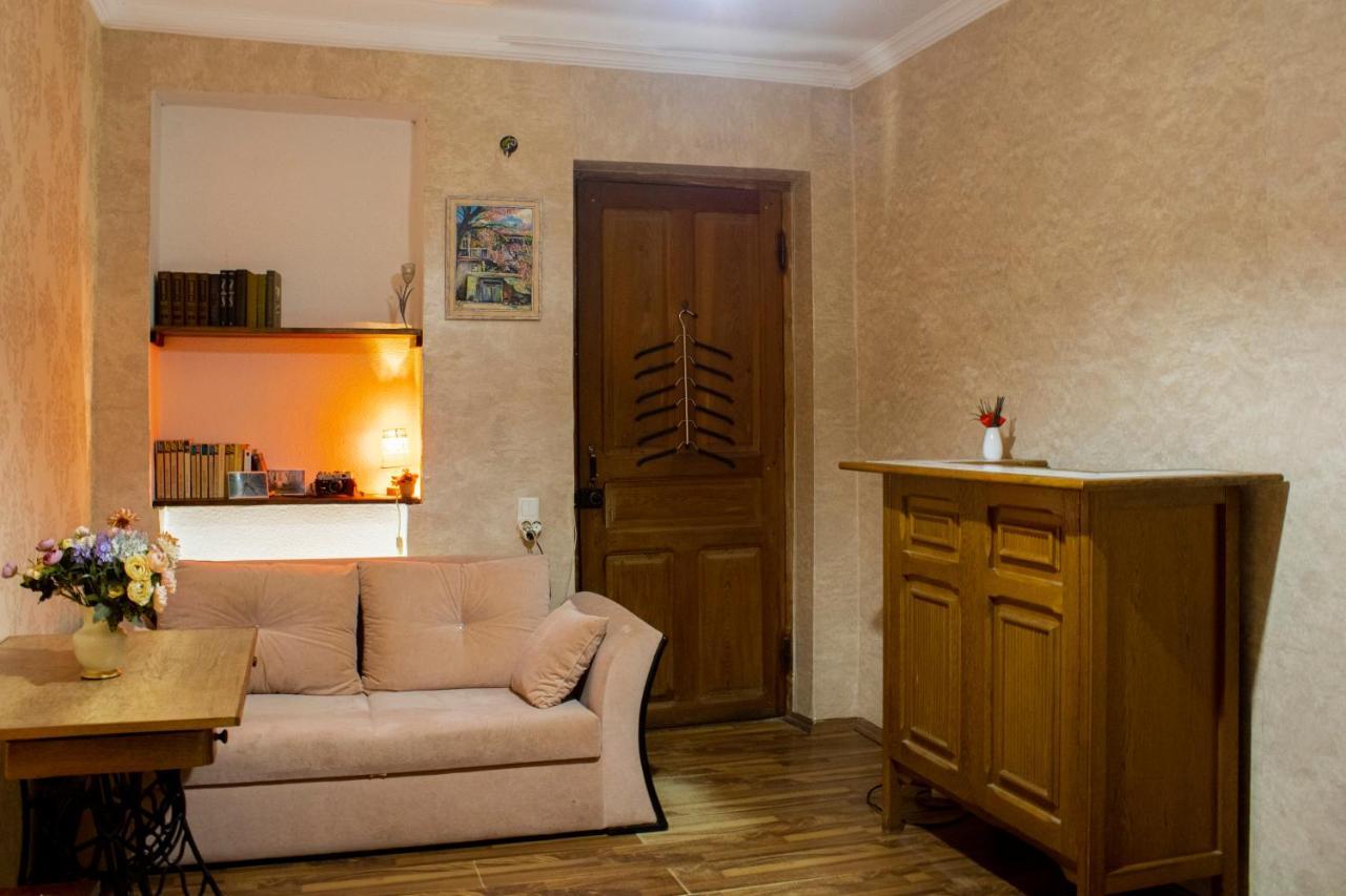 Nino'S Guest House Tbilisi Esterno foto