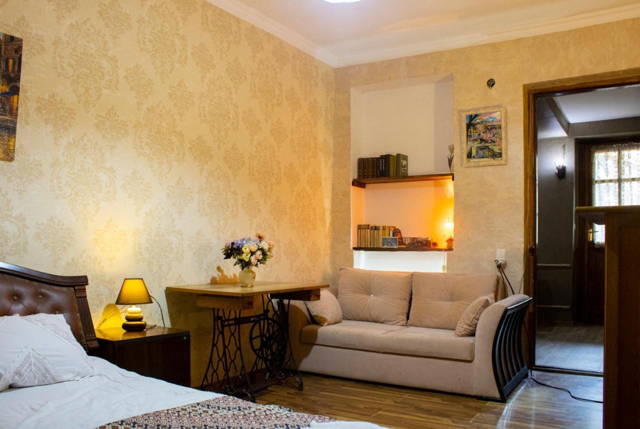Nino'S Guest House Tbilisi Esterno foto