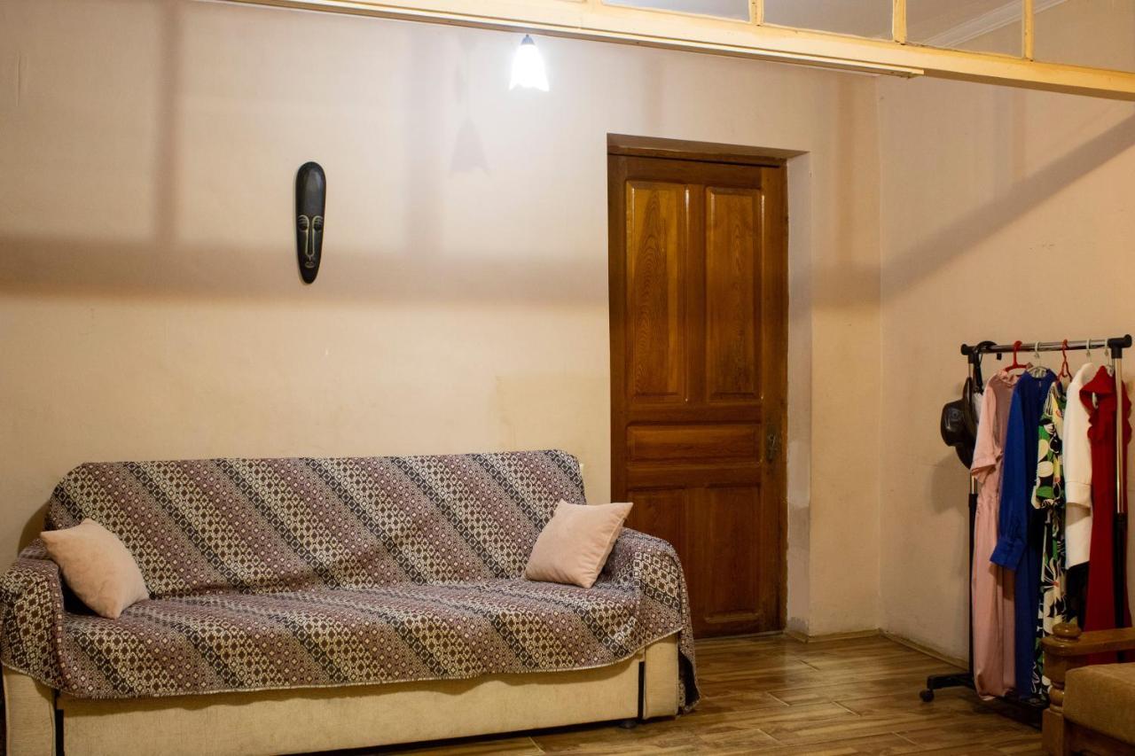 Nino'S Guest House Tbilisi Esterno foto