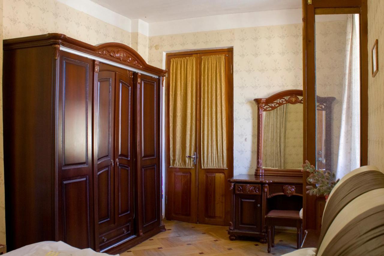 Nino'S Guest House Tbilisi Esterno foto