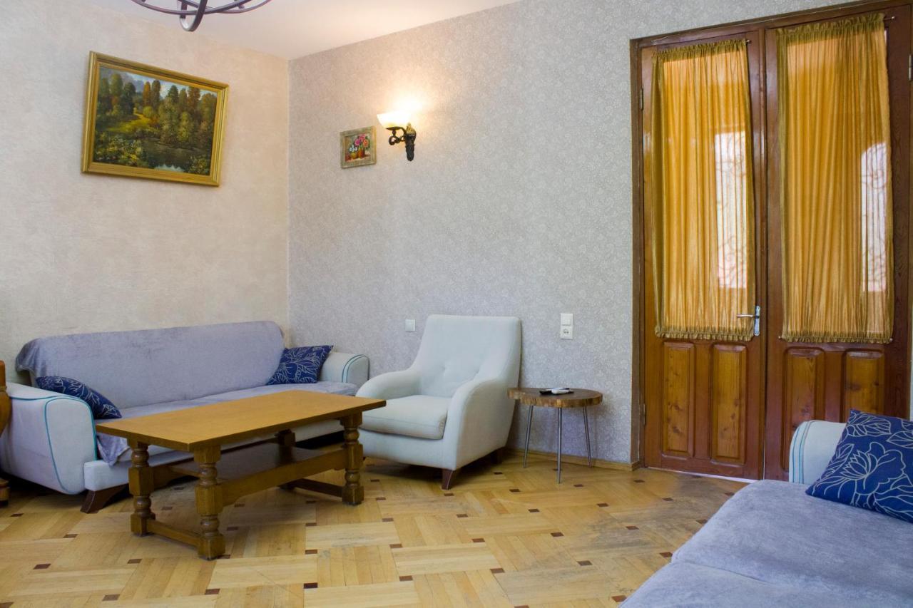 Nino'S Guest House Tbilisi Esterno foto