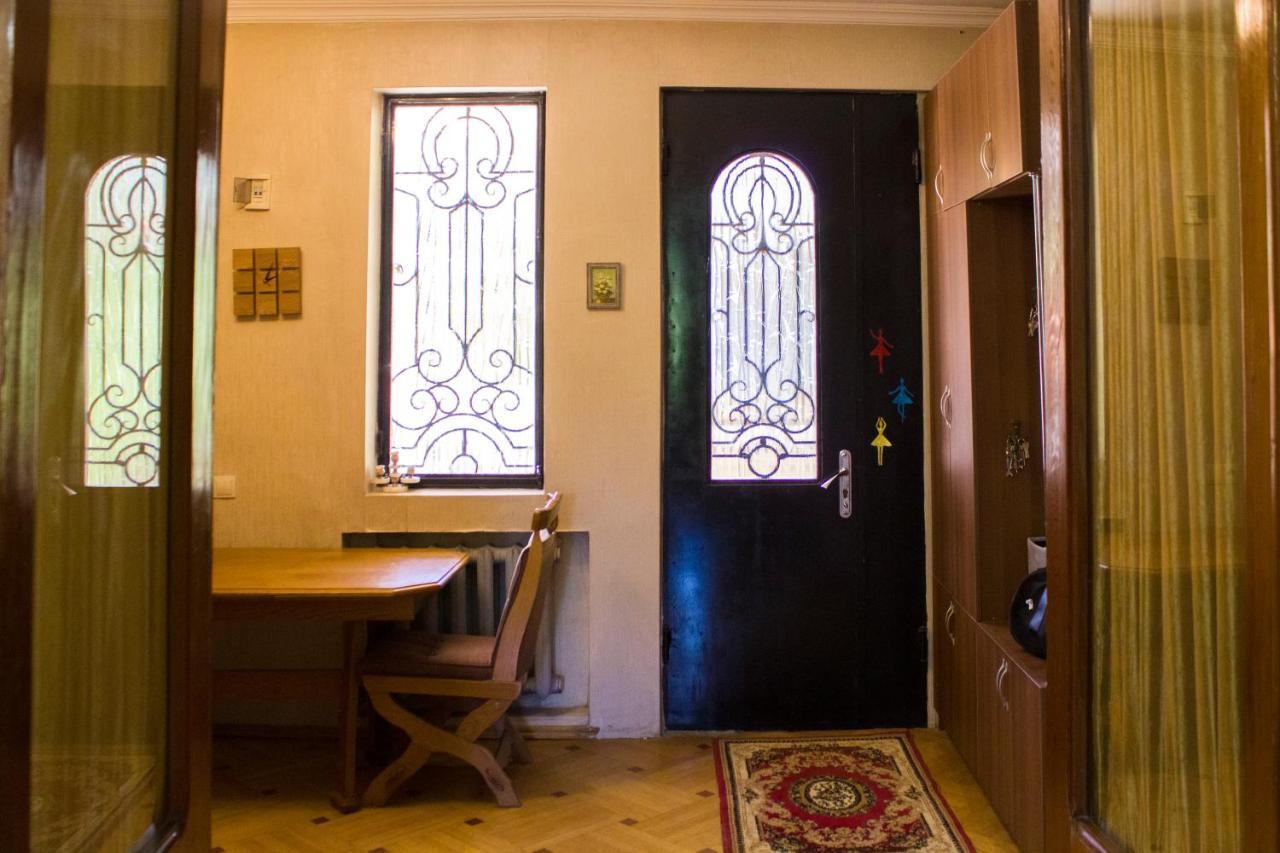 Nino'S Guest House Tbilisi Esterno foto