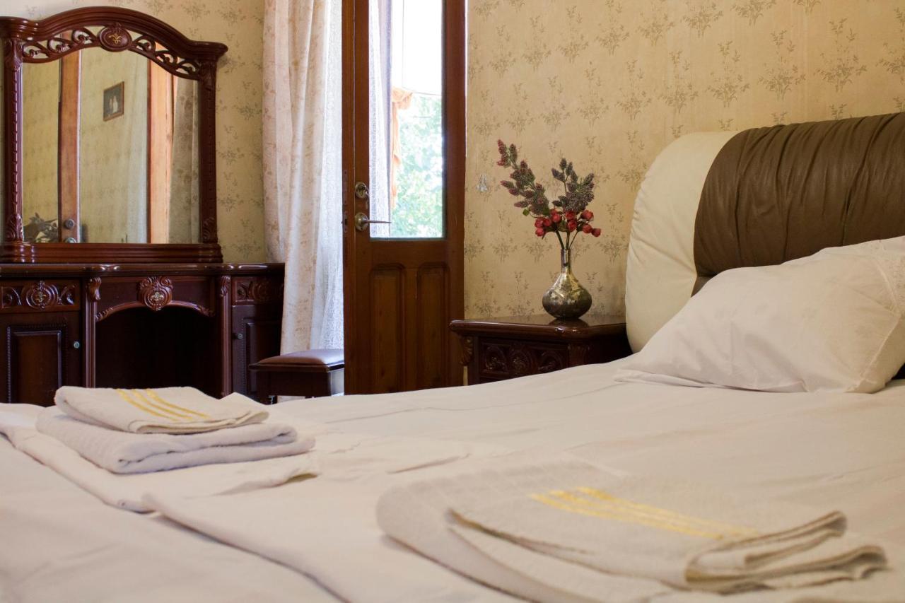 Nino'S Guest House Tbilisi Esterno foto