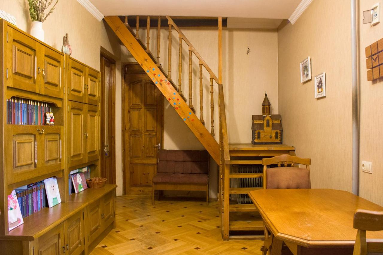 Nino'S Guest House Tbilisi Esterno foto