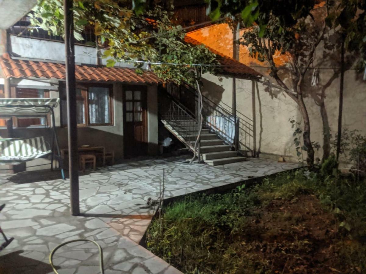 Nino'S Guest House Tbilisi Esterno foto